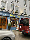 Davitt's outside