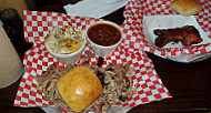 Smokin' Pig Bbq Of Anderson (hwy 81) food