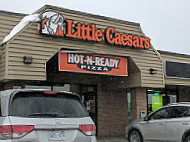 Little Caesars Pizza outside