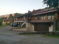 La Ferme Aux Beignets outside