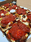 Raras Pizza Wings food