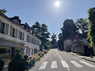 Auberge du Chasseur outside