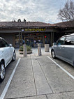 Beard Papa's outside