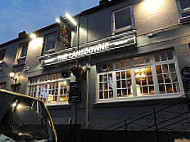 The Lansdowne Inn outside