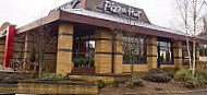 Pizza Hut Watford outside