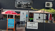 Creperie L'avenue Foch inside