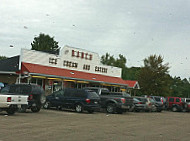 The Ranch Ice Cream & Eatery outside