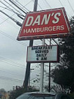 Dan's Hamburgers Austin outside