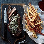 La Folie Wine Bar & Steak Frites food