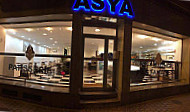 Asya Pastanesi outside