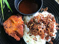 Pulut Ayam Thai Tok Pina food