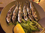 Los Mejillones De Correos food