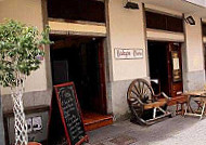 Bodegón Viana inside