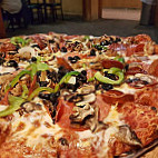 Round Table Pizza food