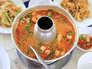 D'anis Tomyam food