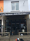 Le Pacôme Les Autres outside