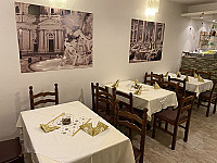 Pizzeria Roma inside