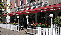 Restaurant Yasmin outside