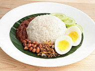 Nasi Lemak Kuning Berlauk food