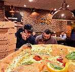 Pizza Dinapoli Poissy food