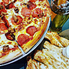 Round Table Pizza-wings-brew food