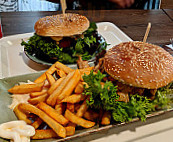 Milok Burger food