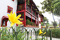 La Fonda Del Pueblo outside