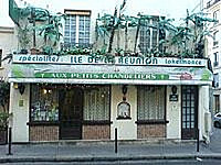 Les Petits Chandeliers outside