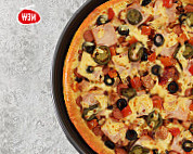 Pizza Hut Peradeniya food