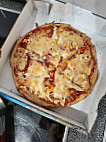 Smiley's Pizza Profis food