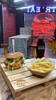 Str'eat Burger Talence food