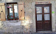 Konpitteko Taberna outside