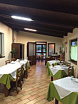 Pizzeria Il Grillo inside