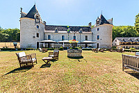 Chateau De La Fleunie inside