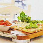 Quadrata pizza & focaccia Manzana Jesuitica food