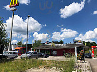 Mcdonald's outside