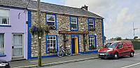 The Narrow Quarter Bistro Coffeehouse outside