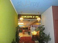 Le Dragon d'Or inside