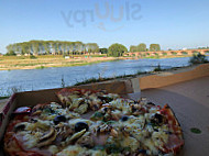 Pizza Del Ponte food