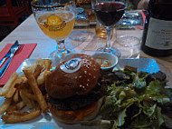 Burger & Wine Martiniere food