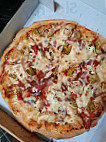 Smiley's Pizza Profis food