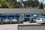 Canoe Cove Restaurant outside