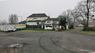 Auberge Du Port Boulet outside