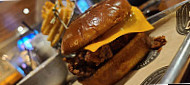 D-luxe Burger food