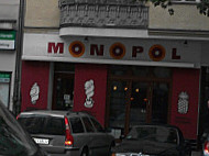 Monopol Bistro inside