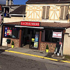 La Chaumière outside