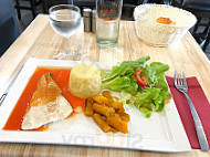 Le Bistrot De Clem food