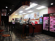 Cold Stone Creamery inside