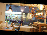 Berry Su Cafe inside