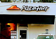 Pizza Hut outside